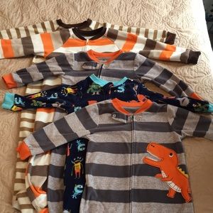 Lot of 5 Carters 2T fleece footie PJs